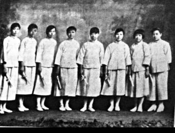 ��������r��Ů��У�� �����۞���