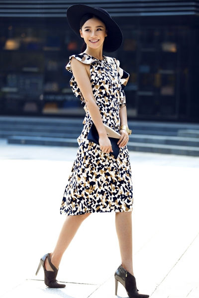 ��Ó���b ��������Ԭ�����r(sh��)�д�Ƭ