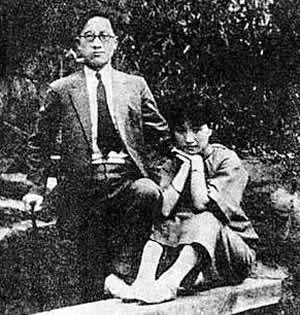 �����Ů�С���c��־Ħ�����������Y��