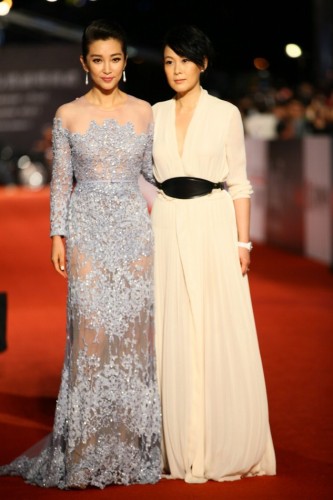 ���R�t̺�������V¶�� Ů��������