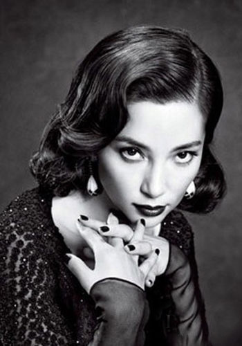 中外女神都愛復(fù)古卷發(fā)