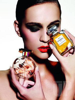 �����������ˮ���m�ϖ|��Ů��