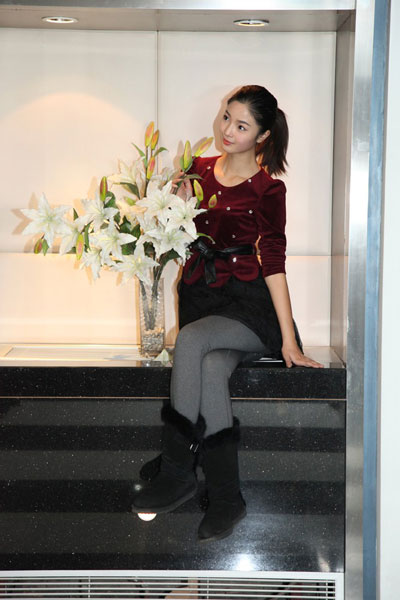 �W��o 16�qŮ���Zģ�ع�܊