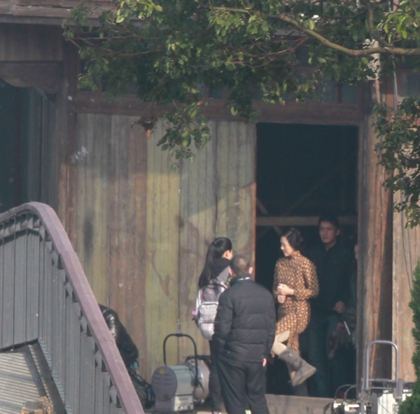 ����������ɫ�����đ�������