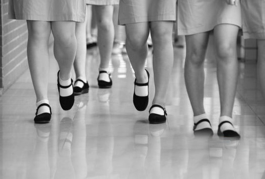 �V��һ�ЌW(xu��)�_(k��i)��ɫŮ�Ӱ� �W(xu��)�������یW(xu��)�����Y�x