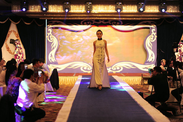 CHINA���������OӋ�ָ�߃r�ĳ� ���Q��ʷ�����F���b�OӋ�ָ塱