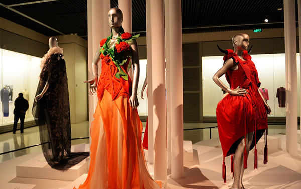 ���ϲ���Ժ�e�k�������L�� �����c�r�b��ˇ�gչ