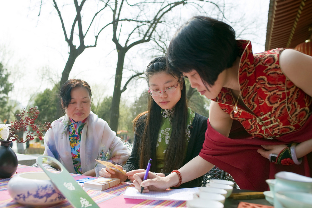 ����38�����ې�(��i)��������Ԓ��g��Ů�˹�(ji��)