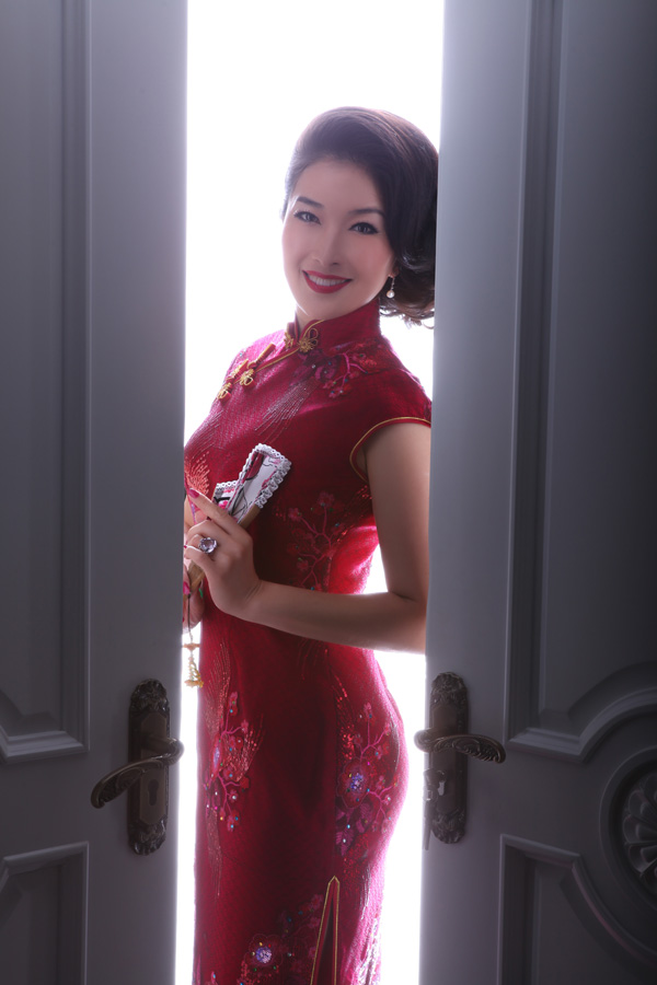 ���K�������ڬF�������еĹŵ�Ů��