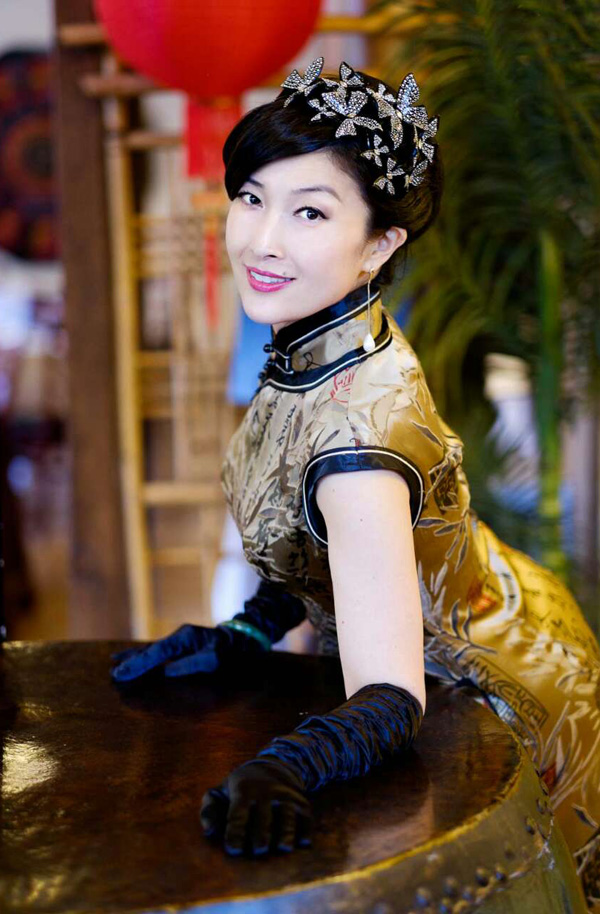 ���K�������ڬF�������еĹŵ�Ů��