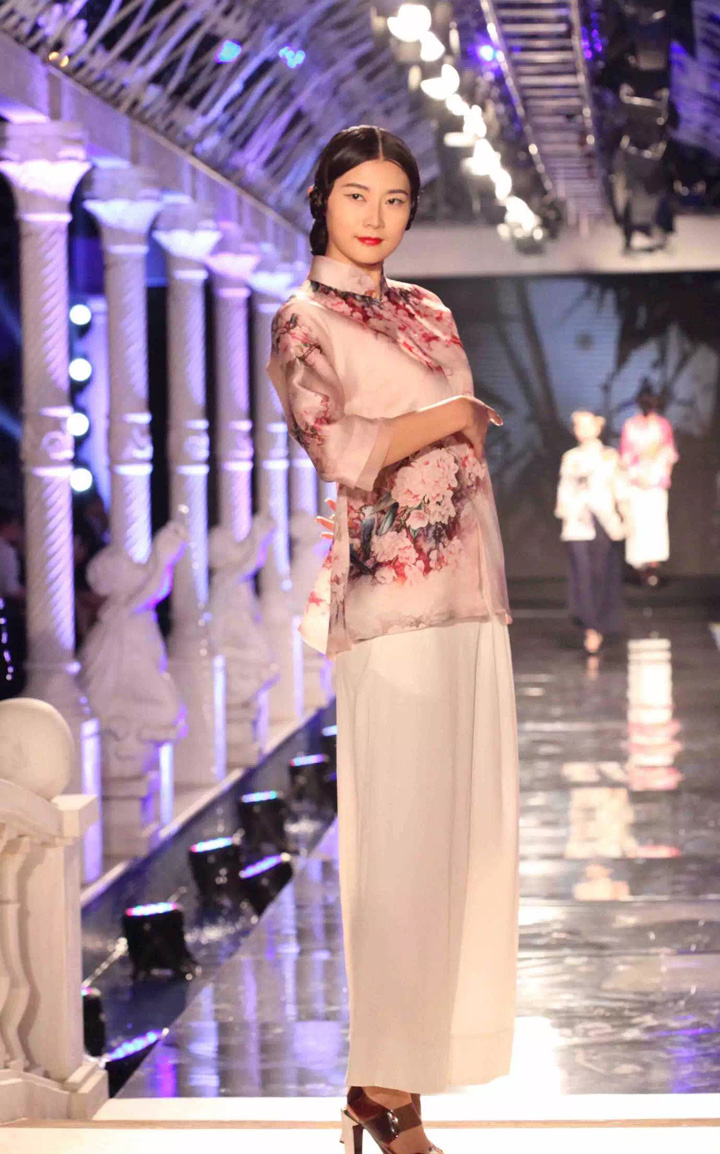 荷言旗袍亮相BASIC EDITION東方神韻時尚慶典