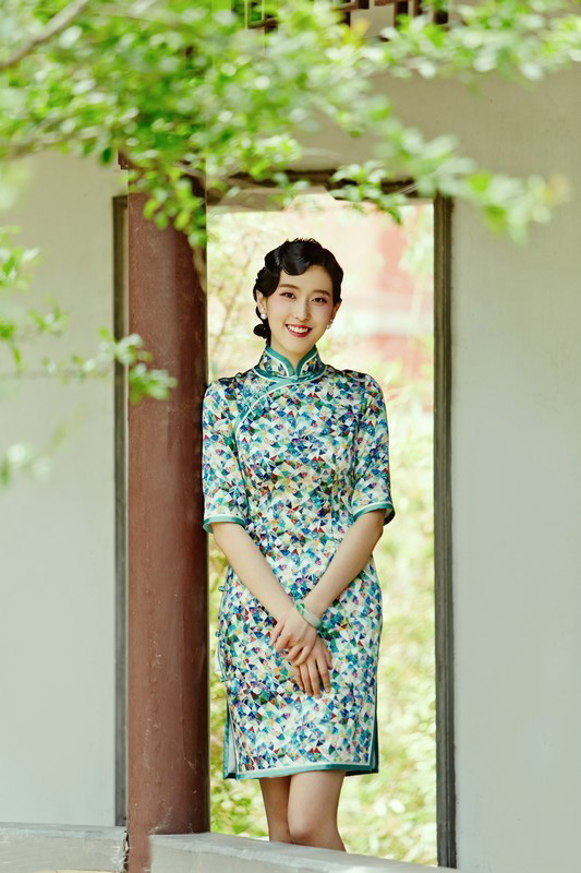 ��Ů�����������۴�Ƭ�ع� �\�C����e���L�չ�|������