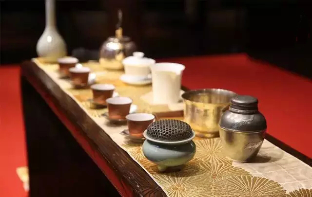 ����������Ҋ���ۡ�2015���m�����w�� �o��֮��