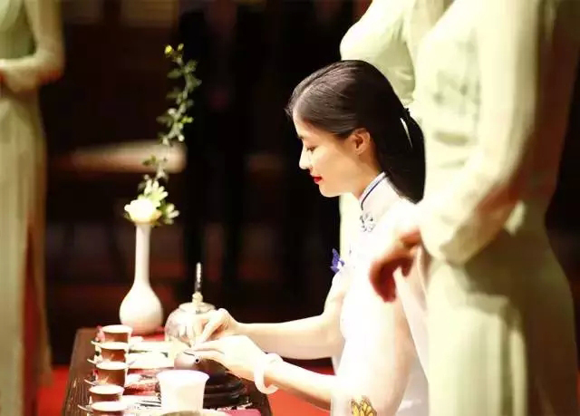 ����������Ҋ���ۡ�2015���m�����w�� �o��֮��