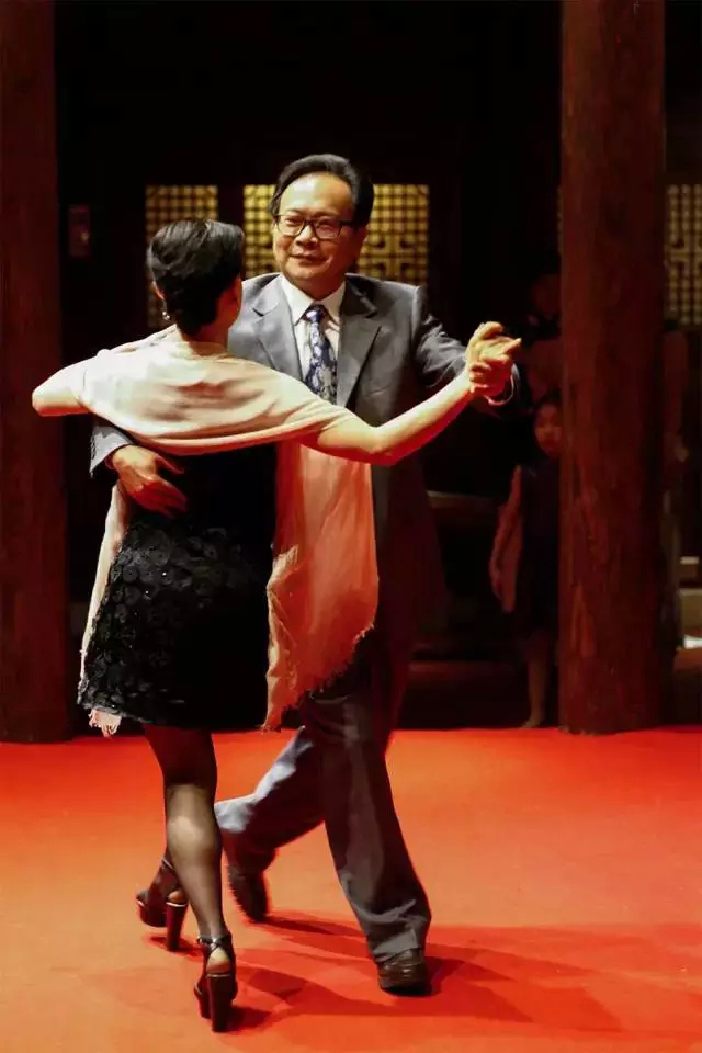 ����������Ҋ���ۡ�2015���m�����w�� �o��֮��