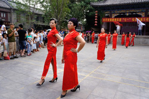 �Ͳ����ېۺ����R�۹ųǑc��һ