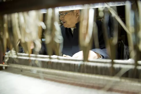 �~�z�����z��Ʒ�еĐ��R��