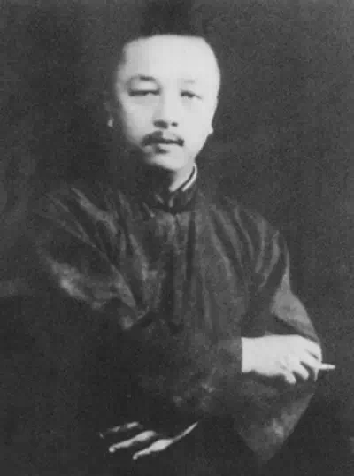 ���Ů���ǰ���������