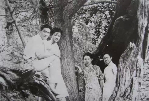 ���Ů���ǰ���������