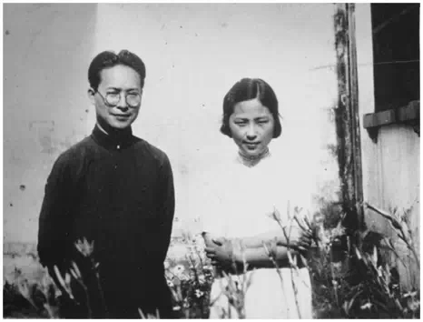 ���Ů���ǰ���������