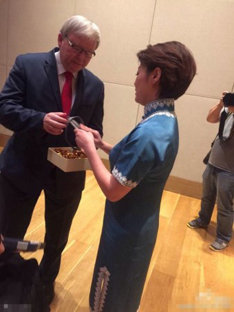 Ԭ���c����ǰ�������M��� ���{ɫ���۶��f����