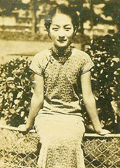 ӛ���е���Ӱ�ǡ�СŮ�桱Ԭ����