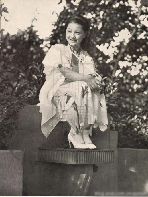 ӛ���е���Ӱ�ǡ�СŮ�桱Ԭ����