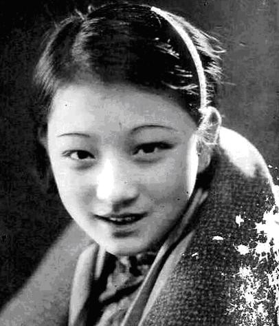 ӛ���е���Ӱ�ǡ�СŮ�桱Ԭ����