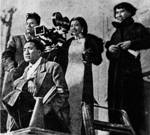 �ͻ����Ů����������yĻ�����c�������x