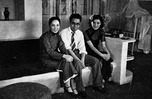 �ͻ����Ů����������yĻ�����c�������x