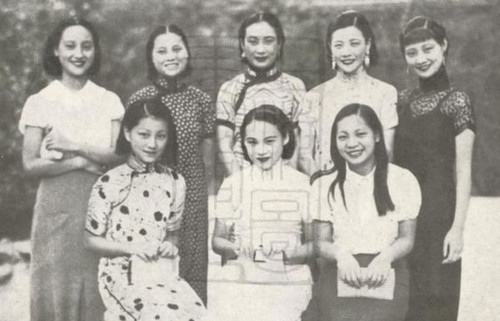 �ͻ����Ů����������yĻ�����c�������x