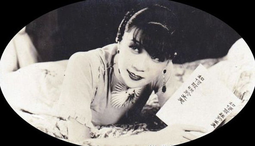 �ͻ����Ů����������yĻ�����c�������x