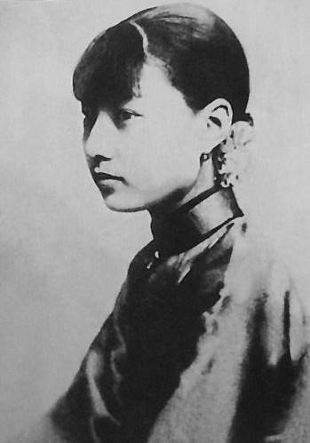 ���ʮ��^����Ů��