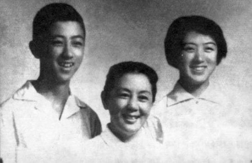 �Ϲ�����Ů����ĸ�H��ɣ���£����M���¼t�m��