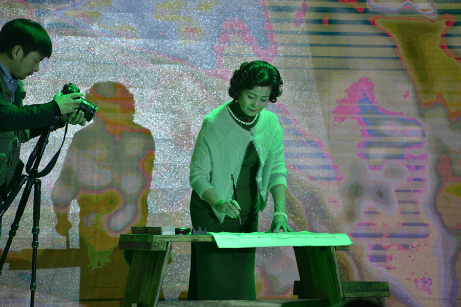 2015�����Ї����������p���˟o�g��69�q�O�ǷǊZ�ں�o�҂��Ć�ʾ