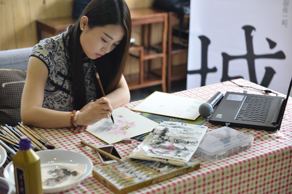 �A�ѕ����ڣ������c��Ů���A�s �������ی���ɻ�