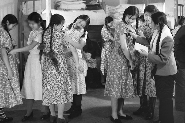 �Ї�Ů�Է����׃�wʷ���Ľ��d�����_��