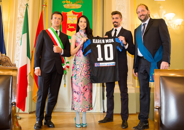 莫文蔚魅力襲卷歐洲 受封貝加莫文化大使