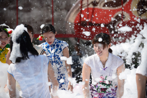 �����W�t��Ů�������杊ˮ