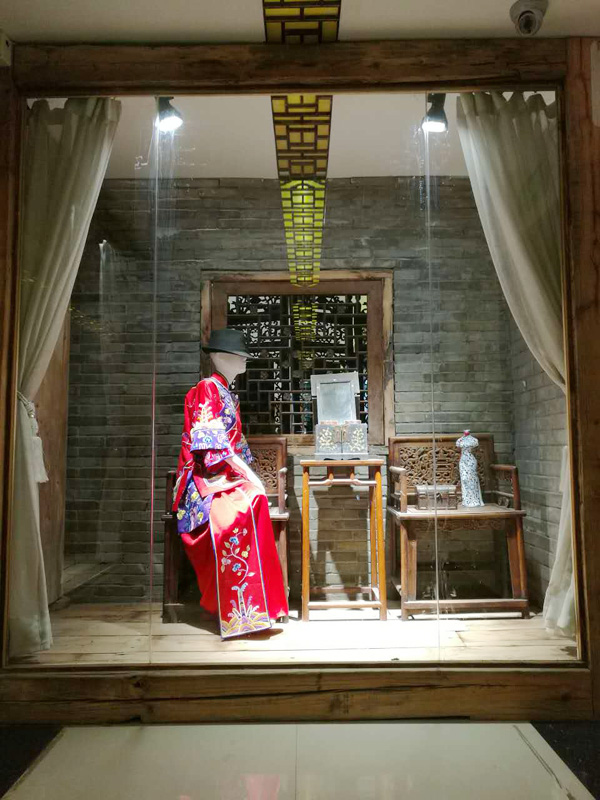 �����ƶ��A�����۲�ˇ��