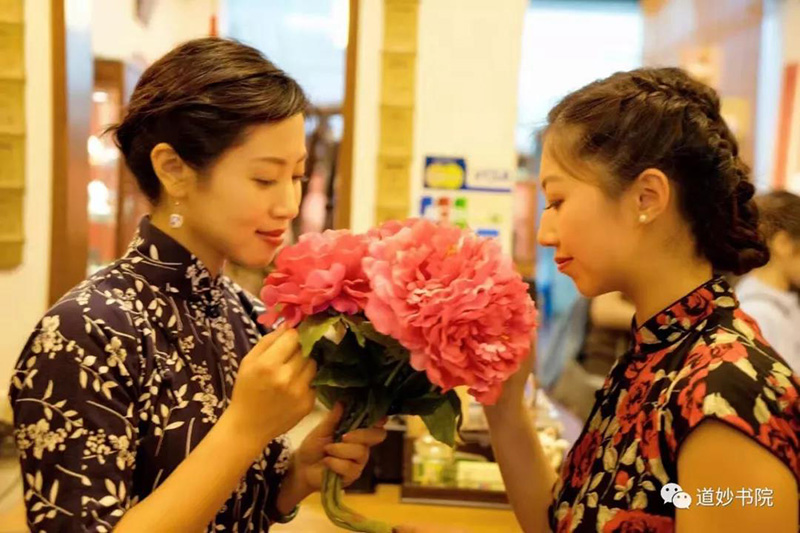 ����f���ҵ����۾W�т�