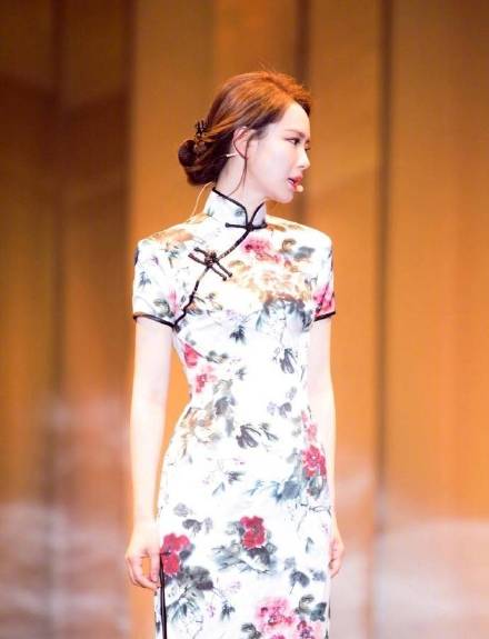 ��ޱ���Ї������b�磬�����L�飬�����Ї���ɫ�ĕr�У� 