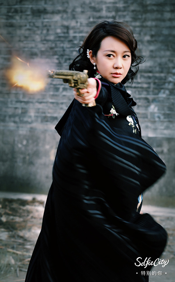 �Z��������ɫ�����ی����ع⣬�Mչ��Ů�����L�顣