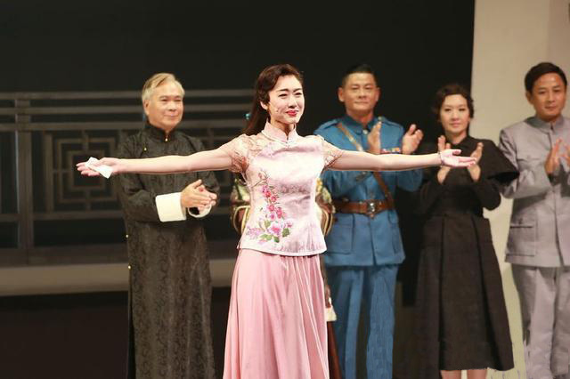 ����������һ�u���ۺ������˼ҵ�̫̫