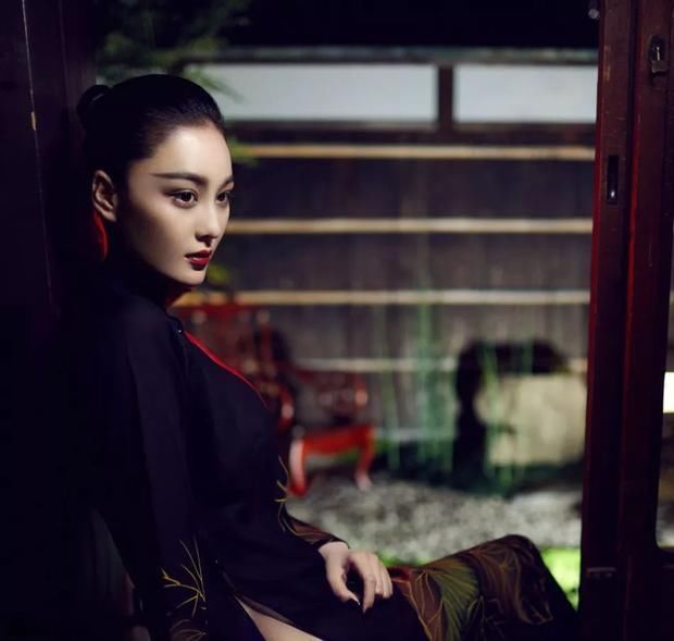 ��ܰ�贩���ی�Ů�Ե��ζչ�F(xi��n)������M��