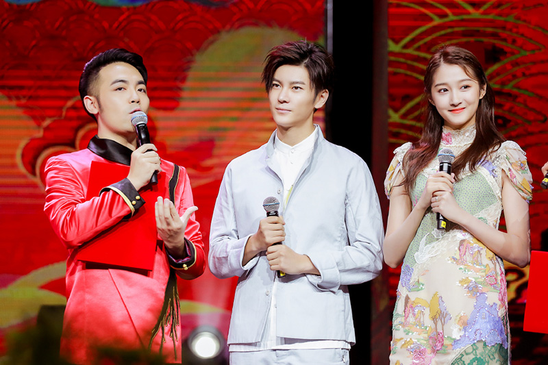 �P(gu��n)��ͮ���ٽz����ʮ�ֵ���Ů�@�G�˕r��