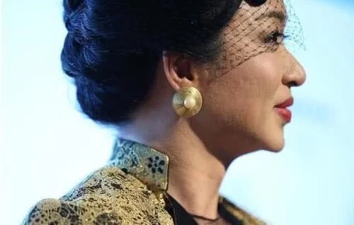 ����һ�u��ɫ����,��ȫ��!�Ԛ���¶