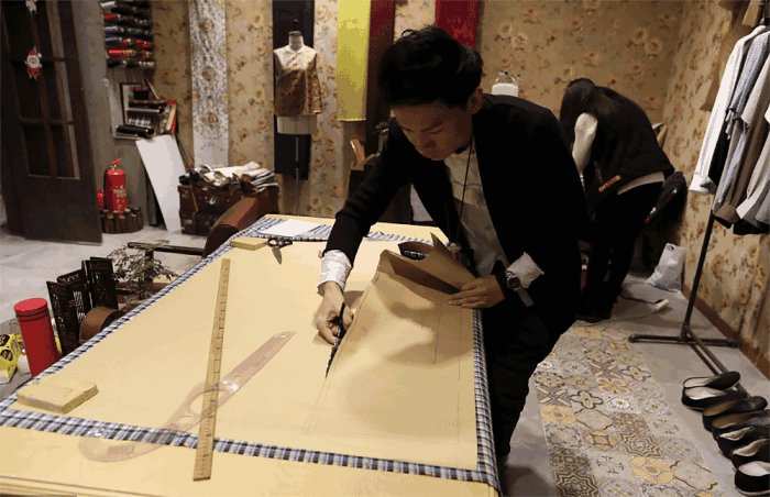 80��С���ֹ��p������ һ��8000Ԫ ����������ǰ2�����A��