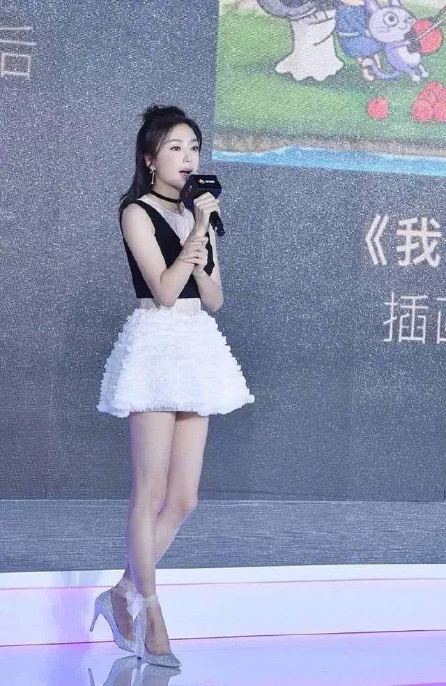 秦嵐穿旗袍裙,好身材展示得淋漓極致