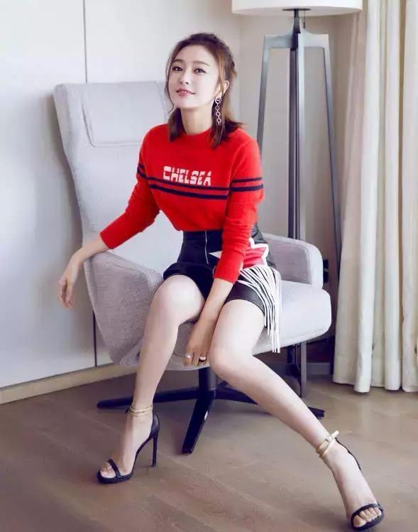 秦嵐穿旗袍裙,好身材展示得淋漓極致